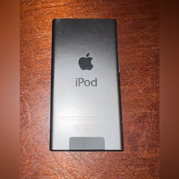 Apple iPod Nano 7th Generation. Pristine Condition! - Picture 15 of 16